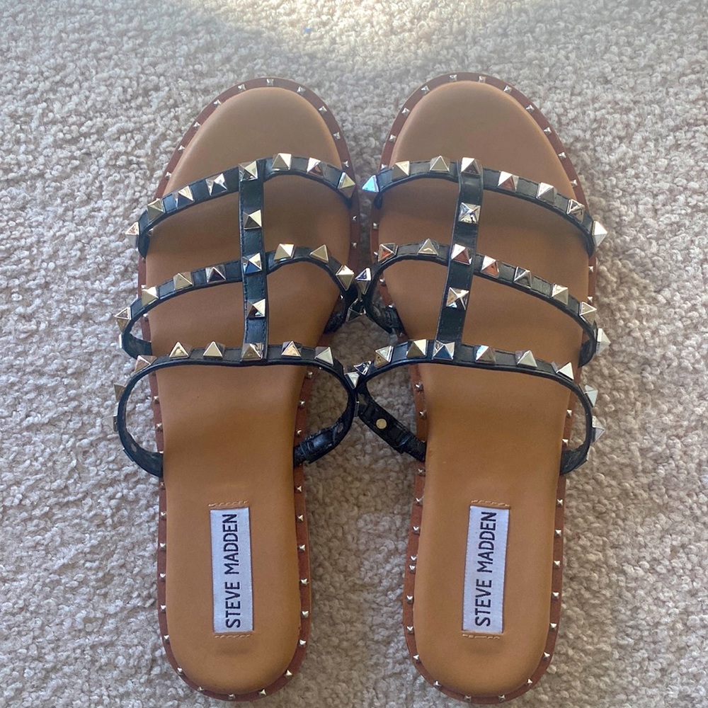 Steve Madden Averill Studded Black Slip on Flats 8.5